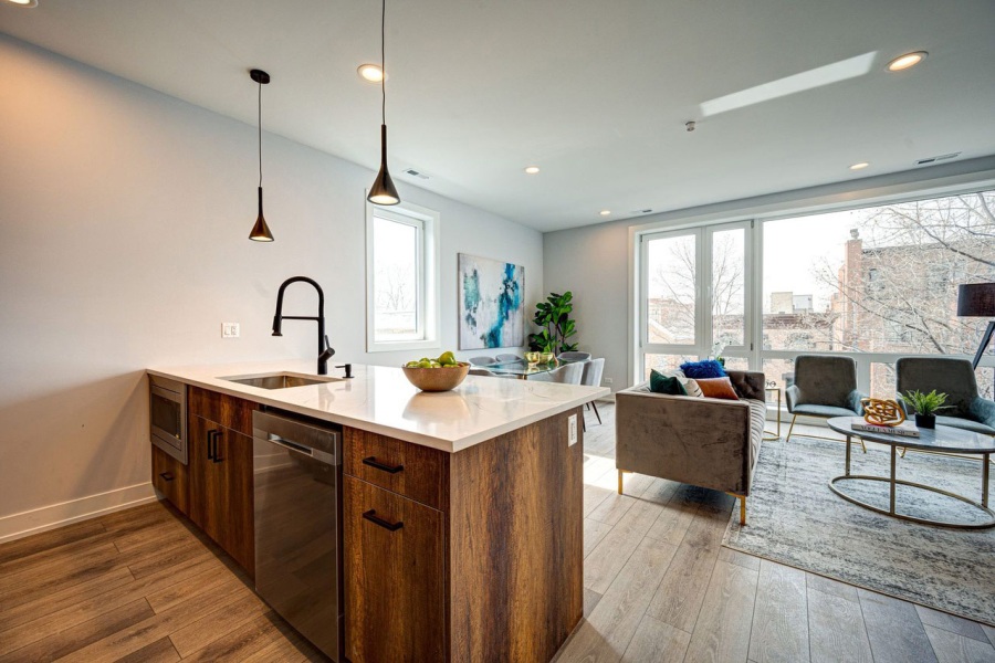 Kitchen-Iand-Family-Room 
