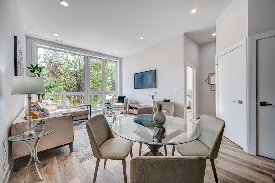 Breackfast-Area-Family-Room 
