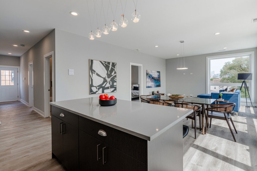 Kitchen-Island-and-Breackfast-Area 
