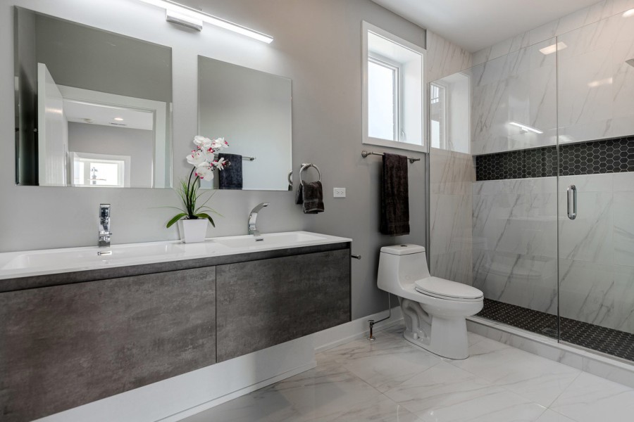 Master-Bathroom 
