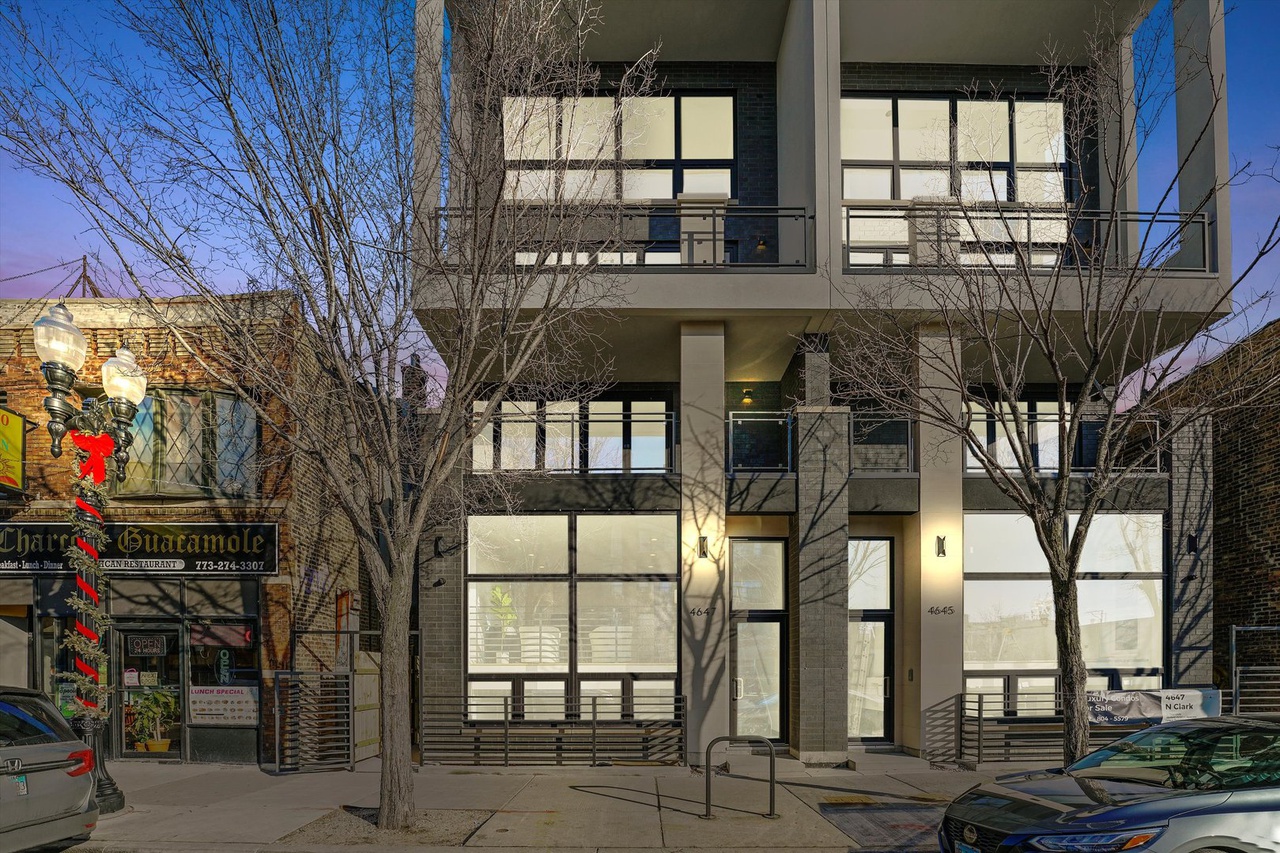 4647-N-Clark-St-Chicago-Front-Elevation right