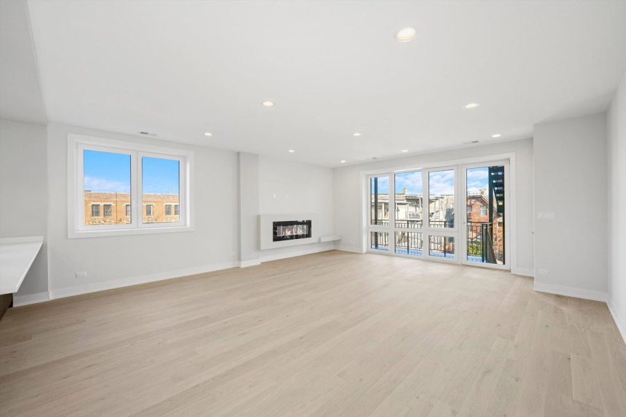 Family-Room 
