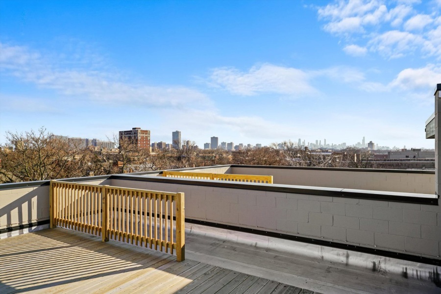 Roof-Top-Patio 
